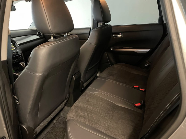 Vehicle Image 37