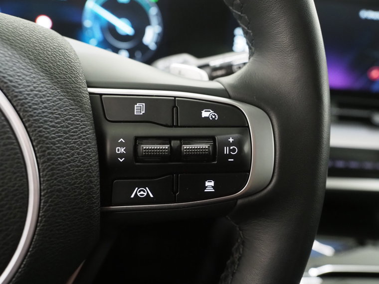 Vehicle Image 26