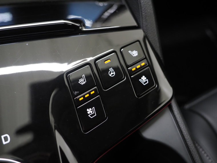 Vehicle Image 38