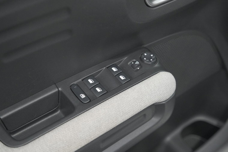 Vehicle Image 22