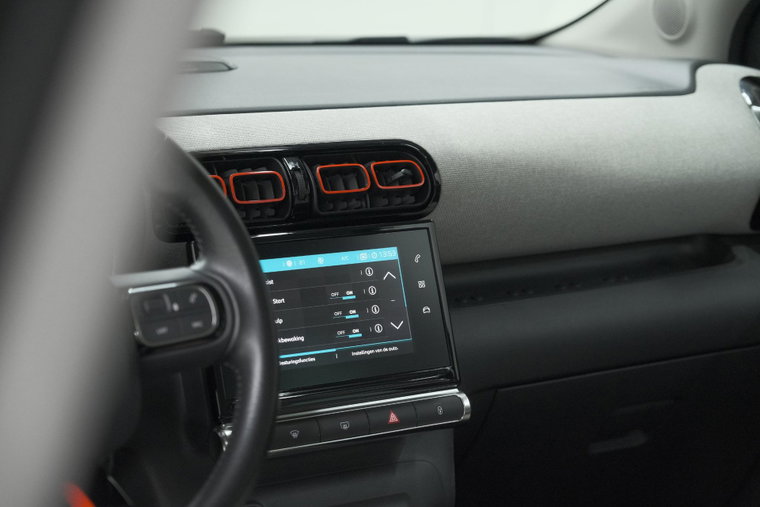 Vehicle Image 39