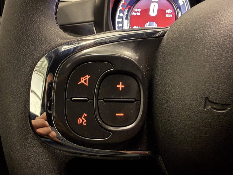 Vehicle Image 25