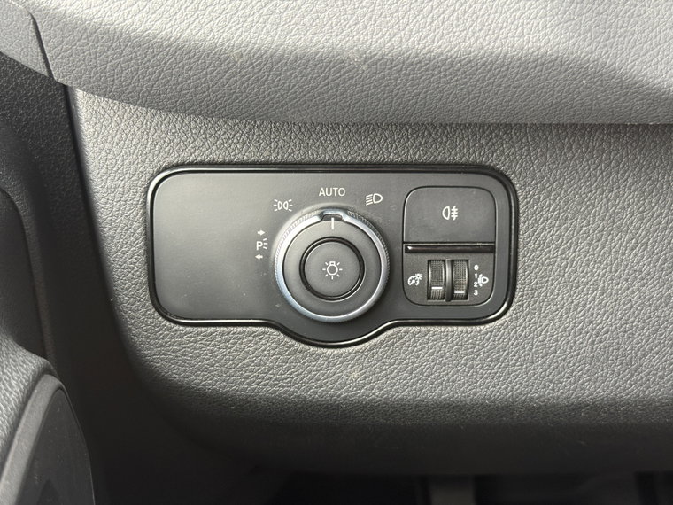 Vehicle Image 29