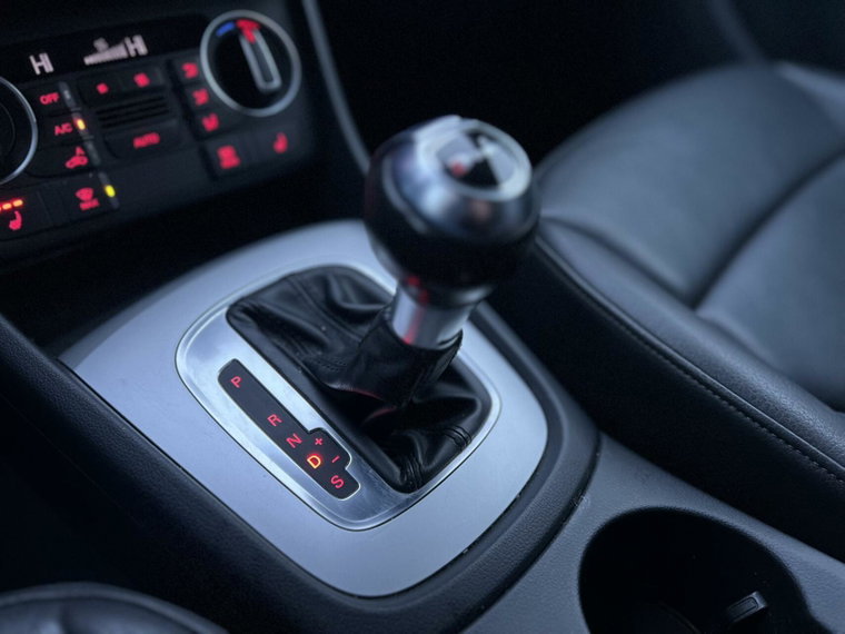 Vehicle Image 24