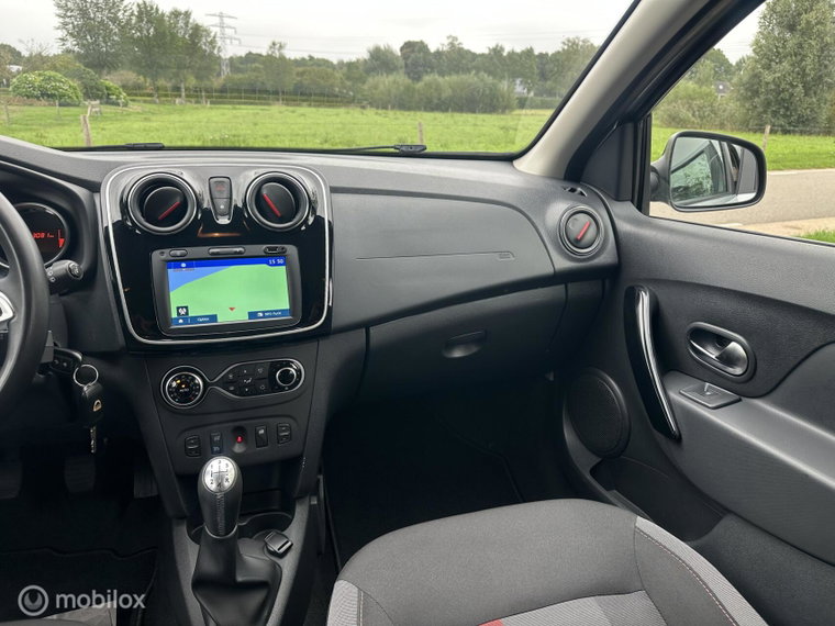 Vehicle Image 29