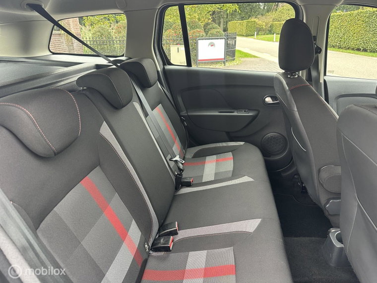 Vehicle Image 11