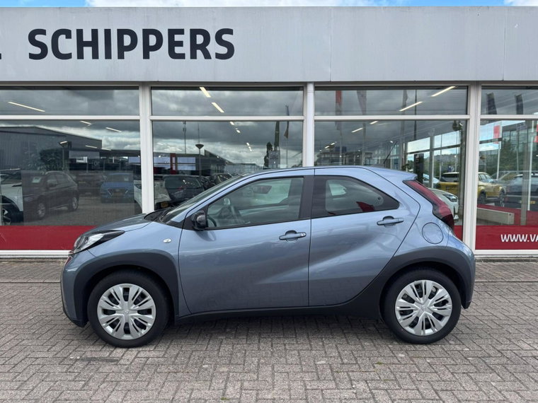 Vehicle Image 16