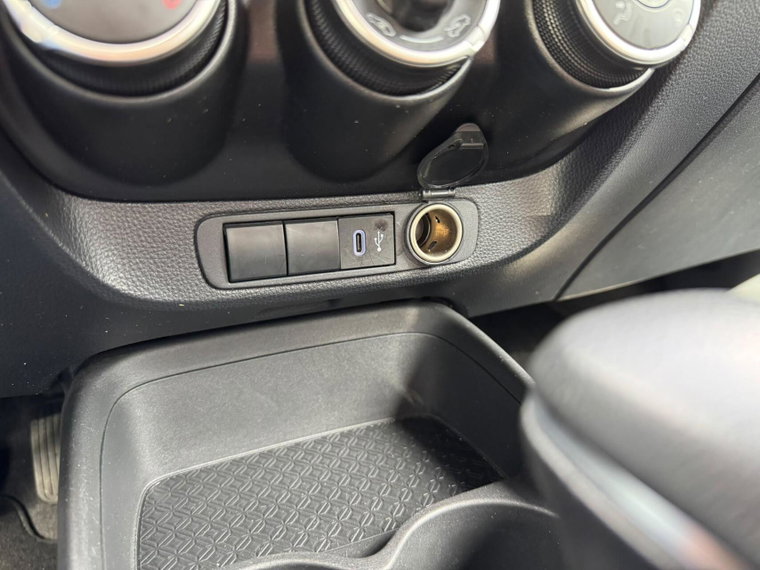 Vehicle Image 25