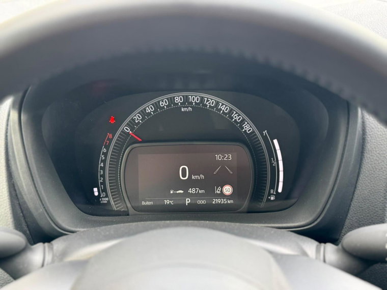 Vehicle Image 11