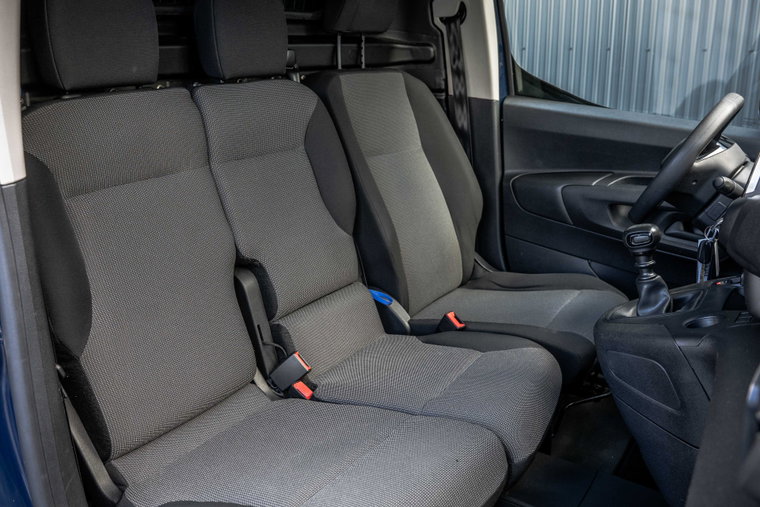 Vehicle Image 12