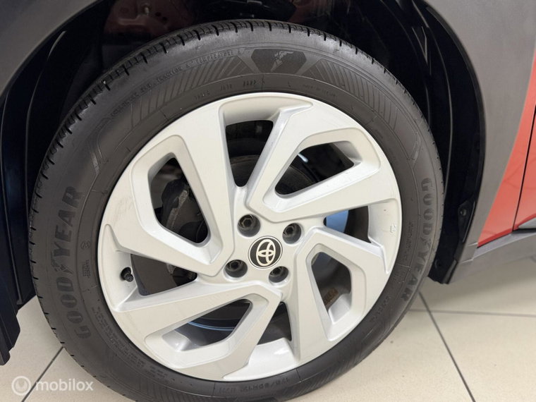 Vehicle Image 11