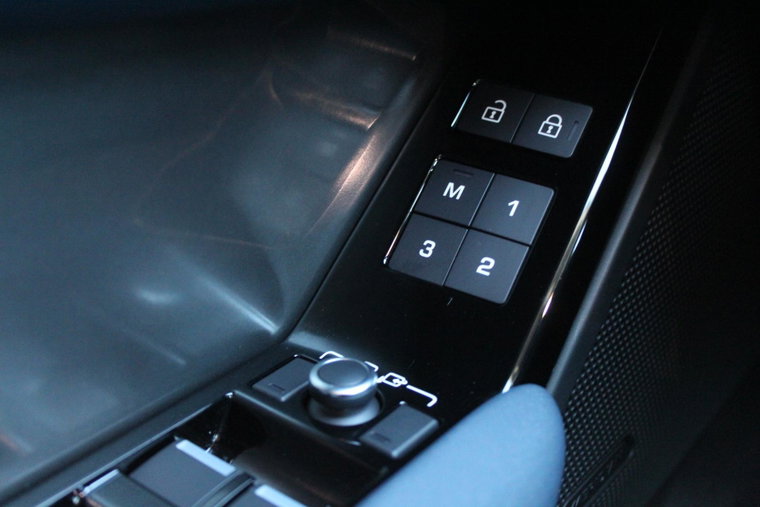 Vehicle Image 22