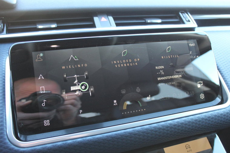 Vehicle Image 33