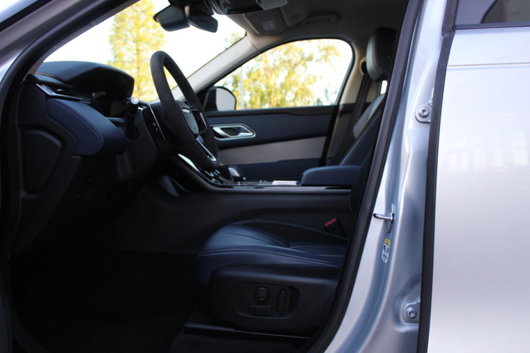 Vehicle Image 38