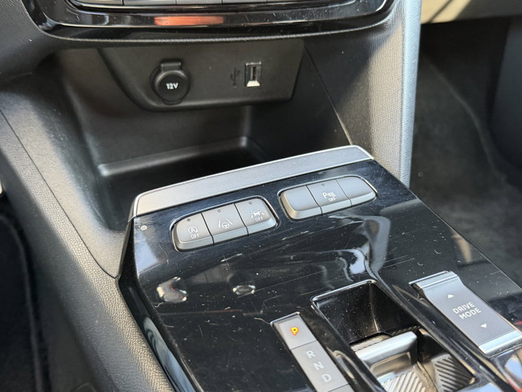Vehicle Image 32