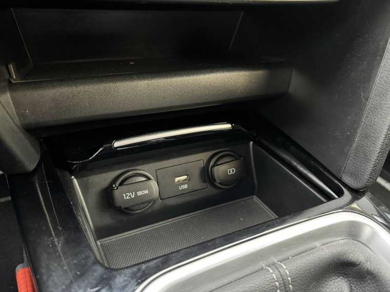 Vehicle Image 28