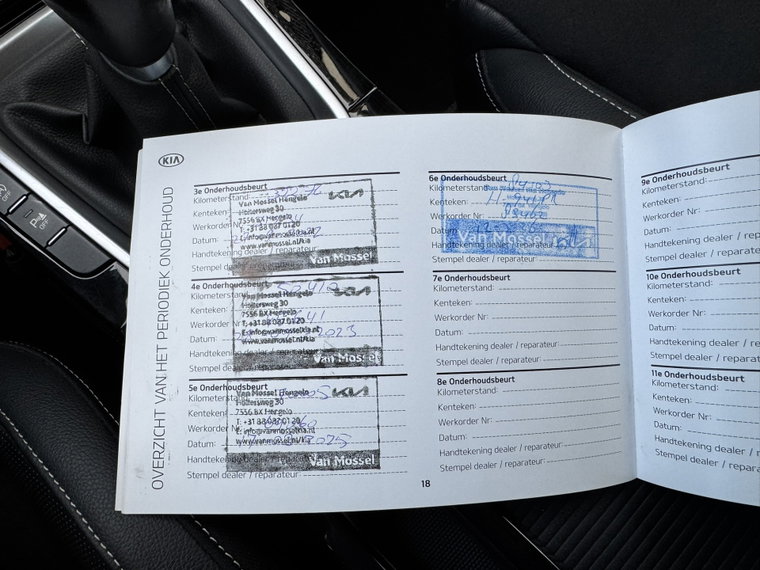 Vehicle Image 32