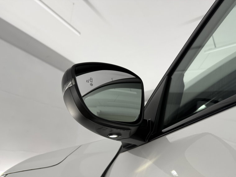 Vehicle Image 37