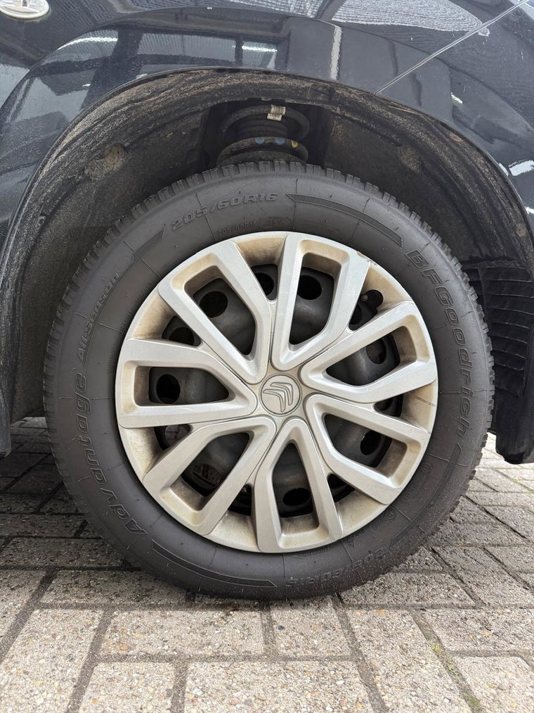 Vehicle Image 31
