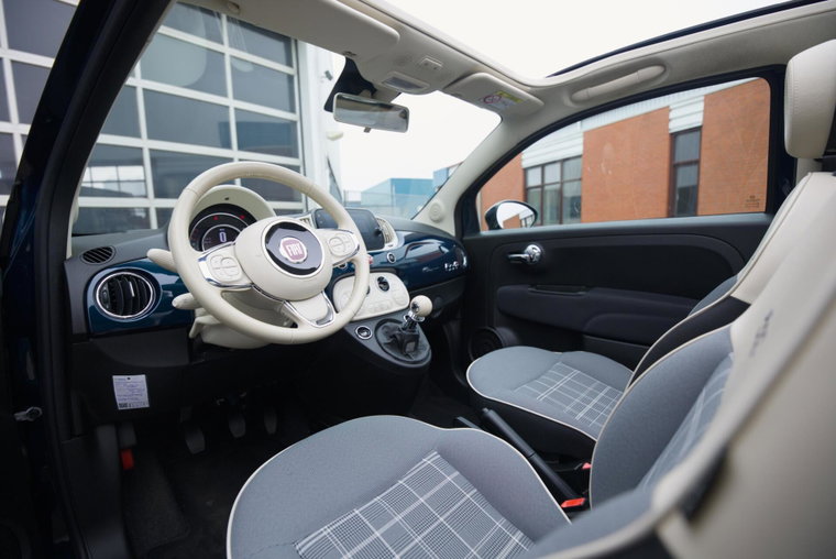 Vehicle Image 6