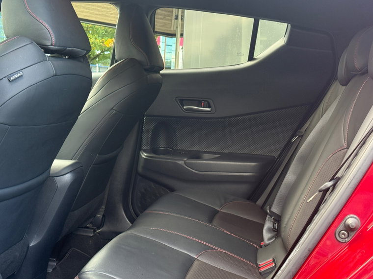 Vehicle Image 16