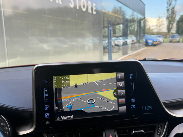 Vehicle Image 11