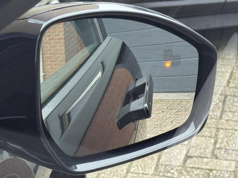 Vehicle Image 50
