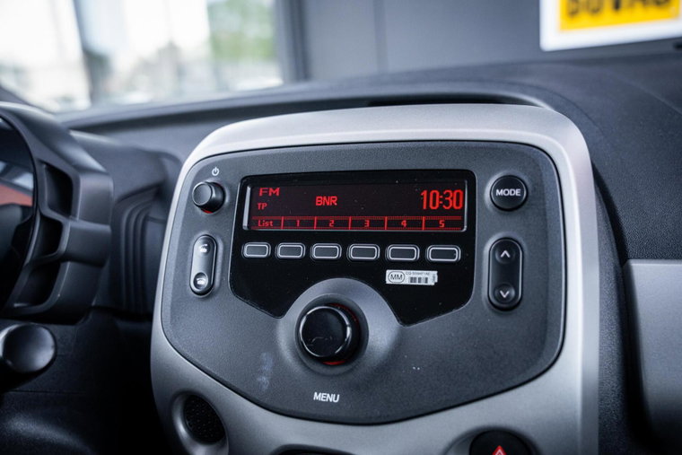 Vehicle Image 21