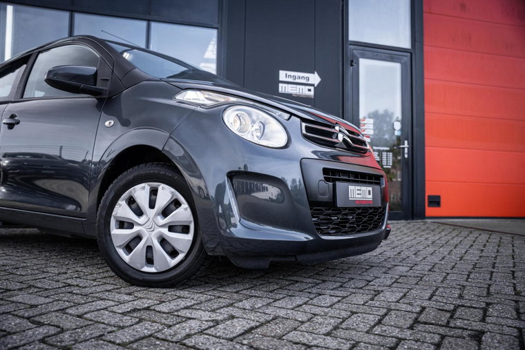 Vehicle Image 10