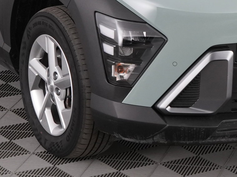 Vehicle Image 11