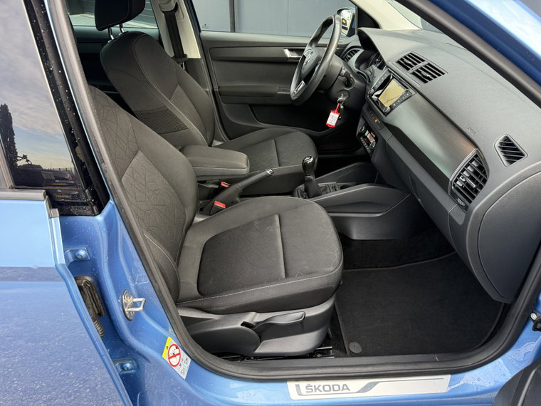 Vehicle Image 28