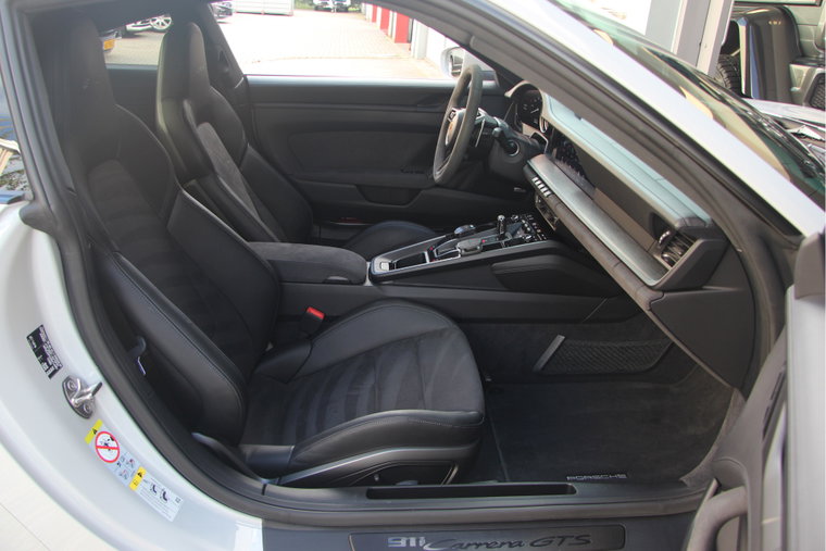 Vehicle Image 43