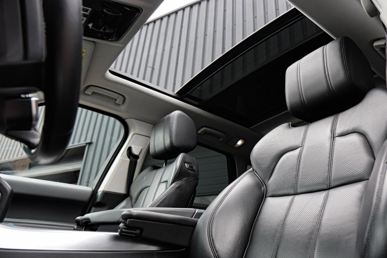 Vehicle Image 8
