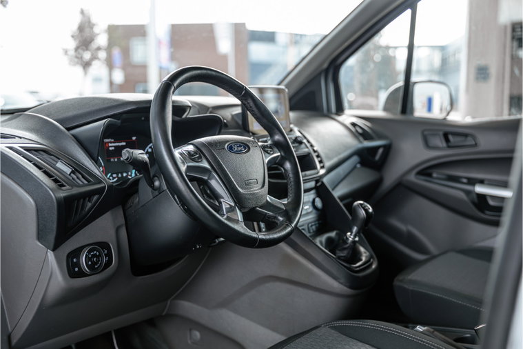 Vehicle Image 18