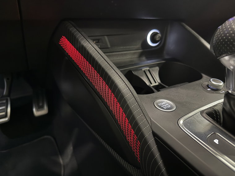 Vehicle Image 35