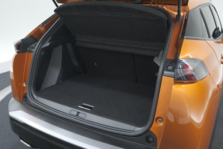 Vehicle Image 16