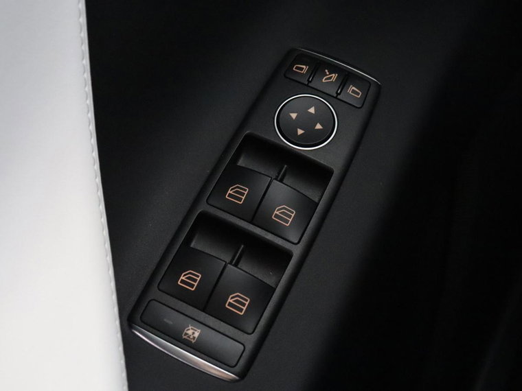 Vehicle Image 38