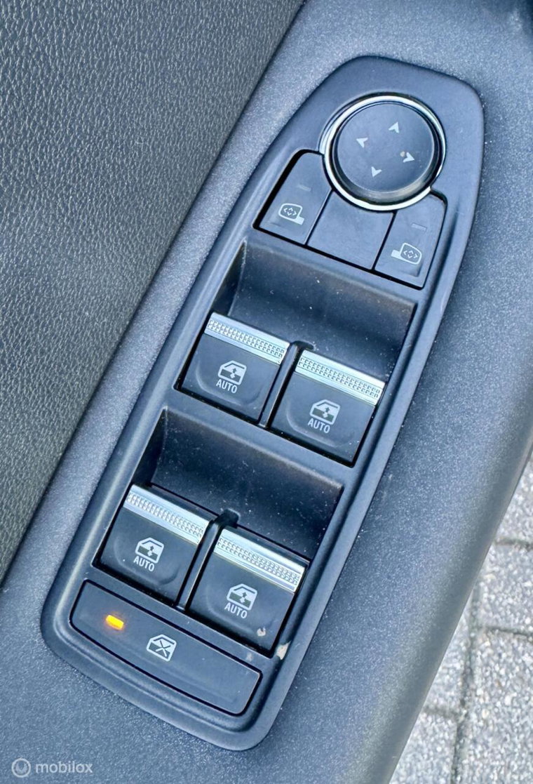 Vehicle Image 40