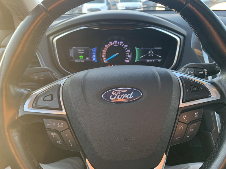 Vehicle Image 10