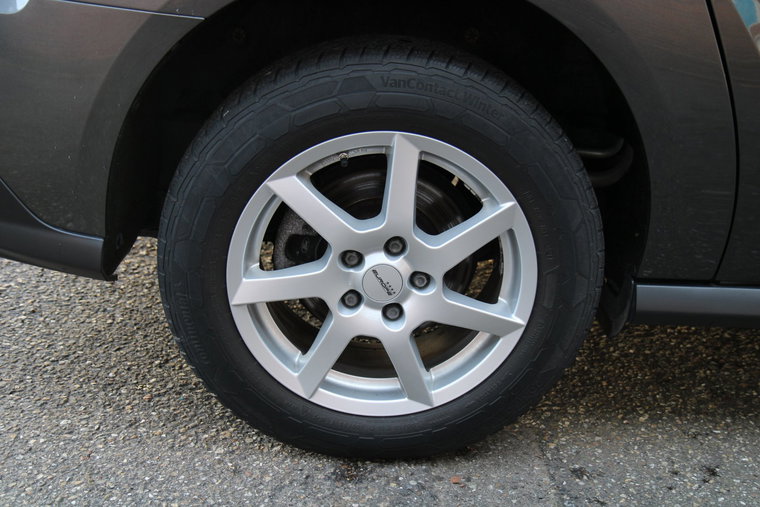 Vehicle Image 12