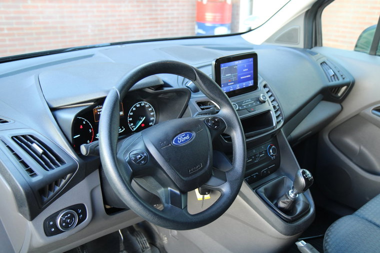 Vehicle Image 16
