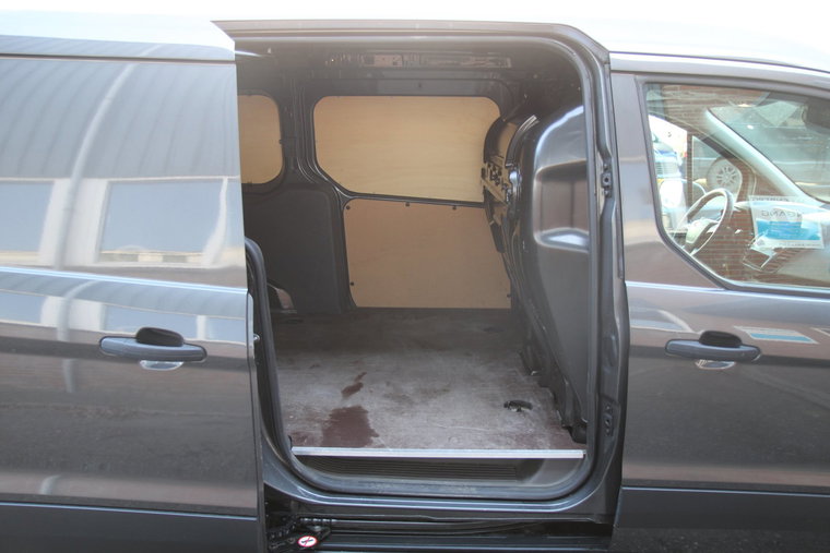 Vehicle Image 8