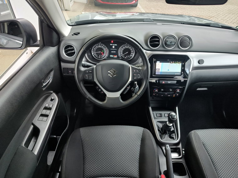 Vehicle Image 12