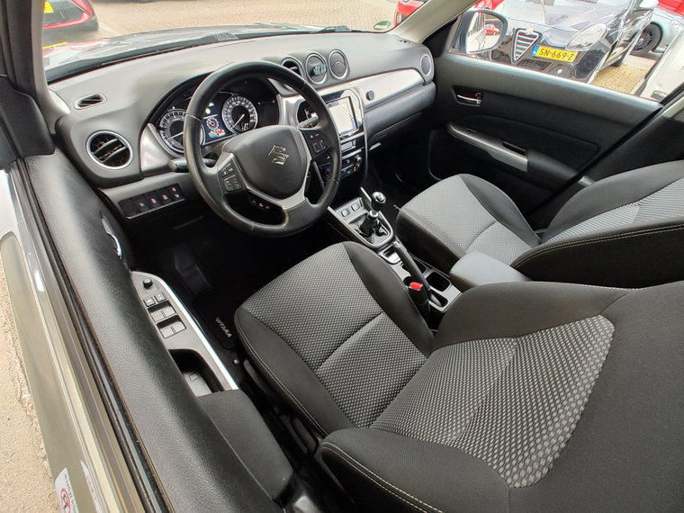 Vehicle Image 13