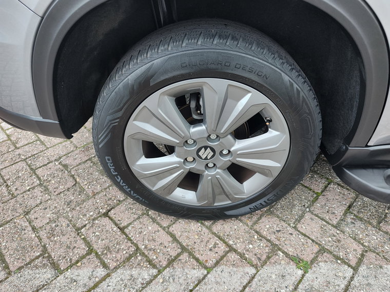 Vehicle Image 35