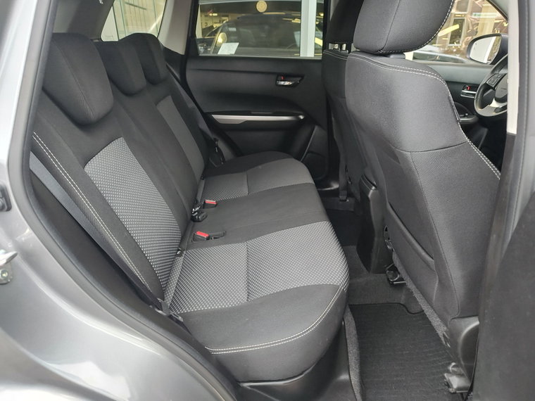 Vehicle Image 10