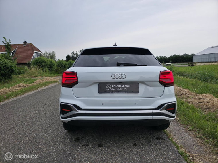 Vehicle Image 38