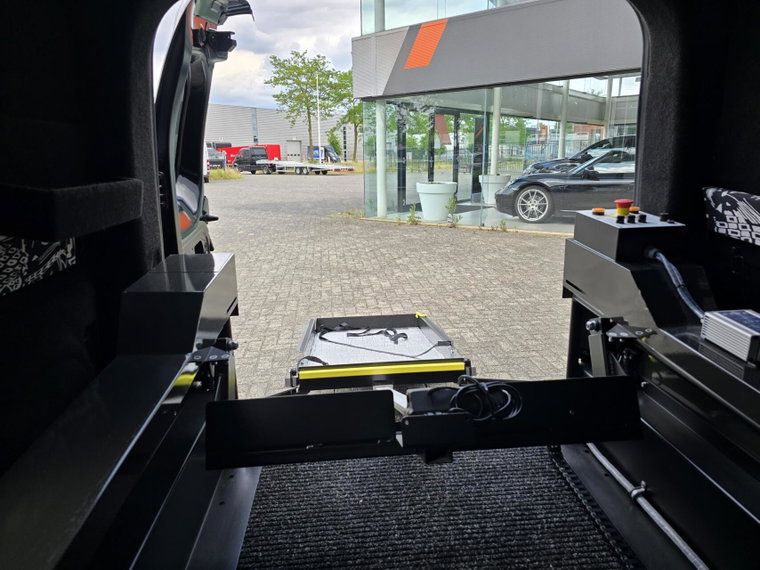 Vehicle Image 38