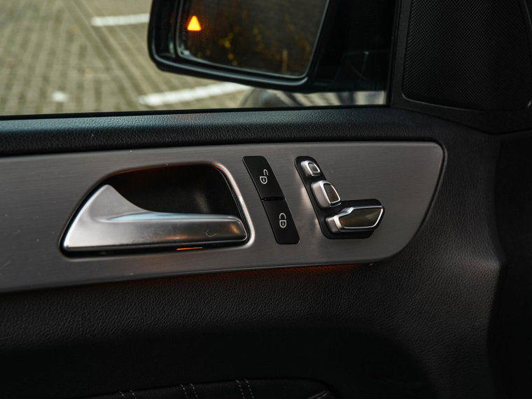 Vehicle Image 34