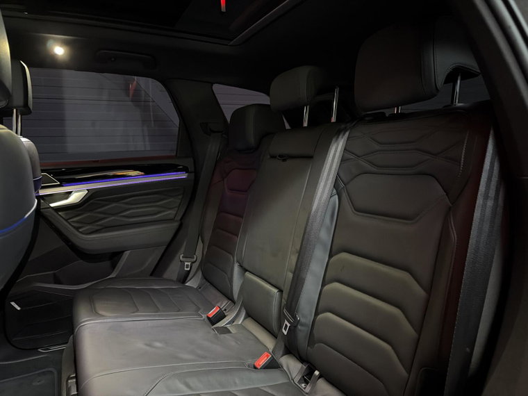 Vehicle Image 33